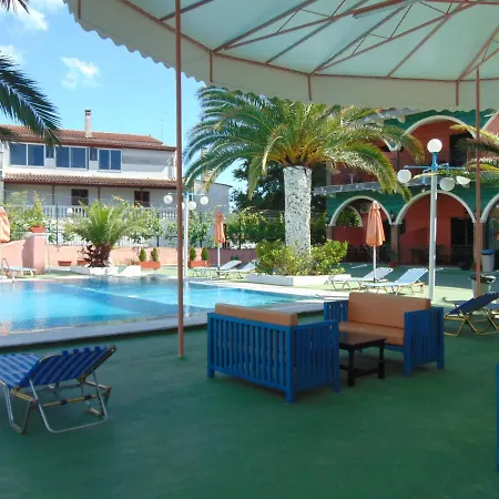 Magdalena Corfu Self Catered Family Studio For 5 Persons شقة Kouramaditika